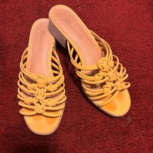 MADEWELL SZ 7.5 BLUSH COLORED SLIP ON SANDALS GUC